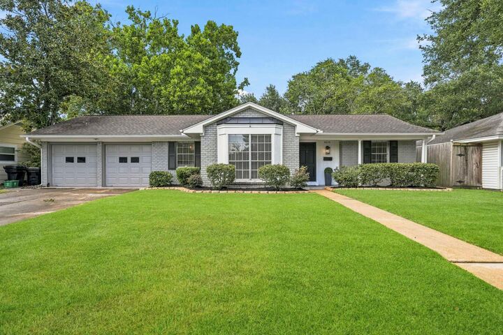 Property Photo: 4614 Hummingbird Street TX 77035