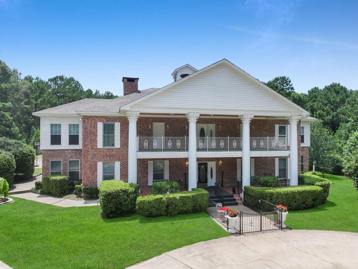 Property Photo:  1800 S Magnolia Street  TX 75979 