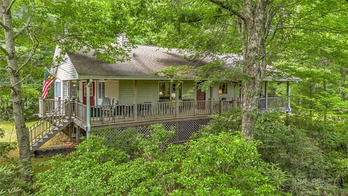 Property Photo:  657 Wolfpack Drive  NC 28694 