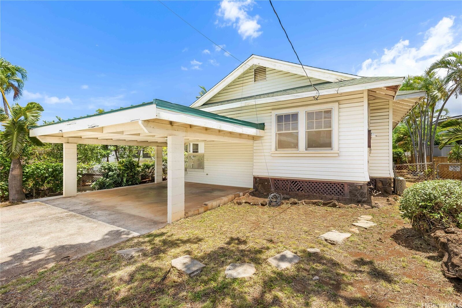Property Photo: 3204 Mooheau Avenue HI 96816