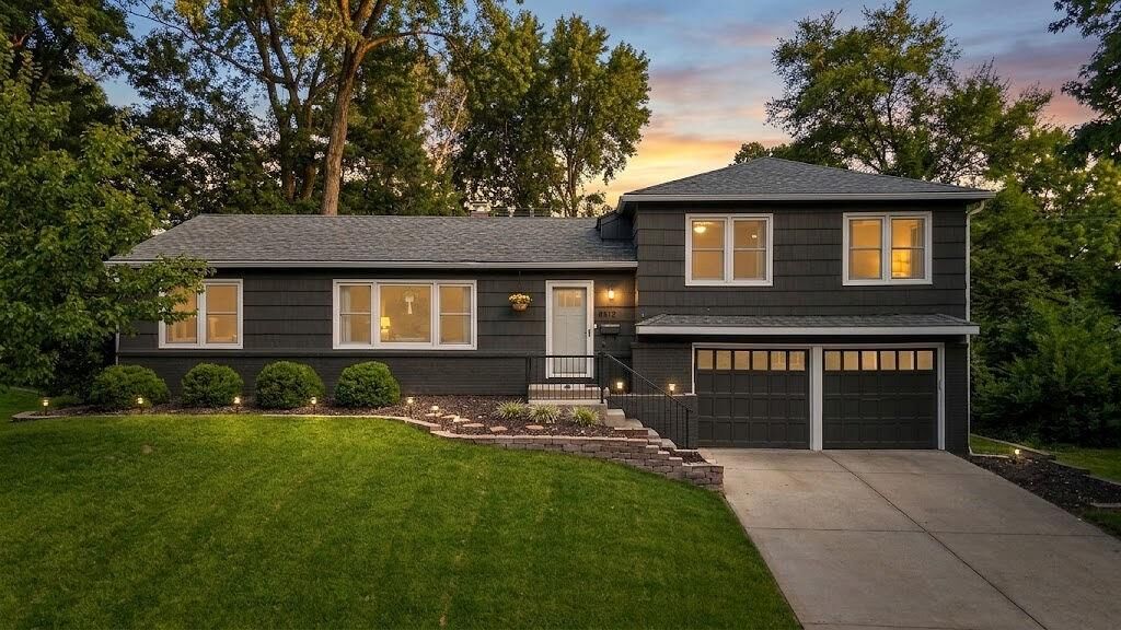 Property Photo: 5812 W 101st Terrace KS 66207