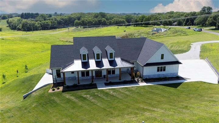Property Photo:  2 SE Woodview Rd N/A  MO 64507 