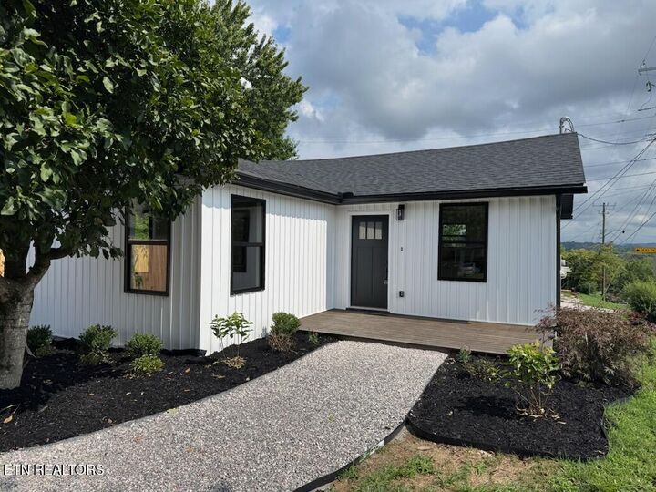 Property Photo:  2400 McCroskey Ave  TN 37917 