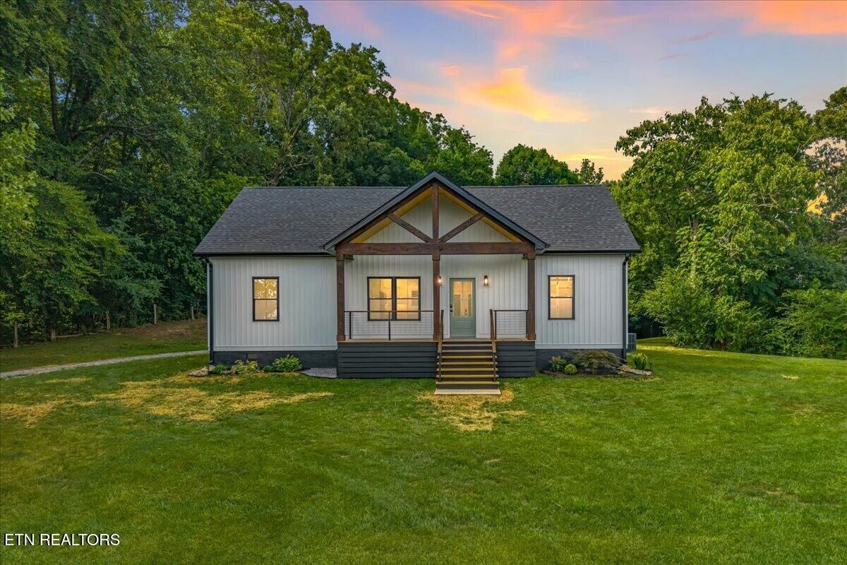 Property Photo:  225 Summit Rd  TN 37354 