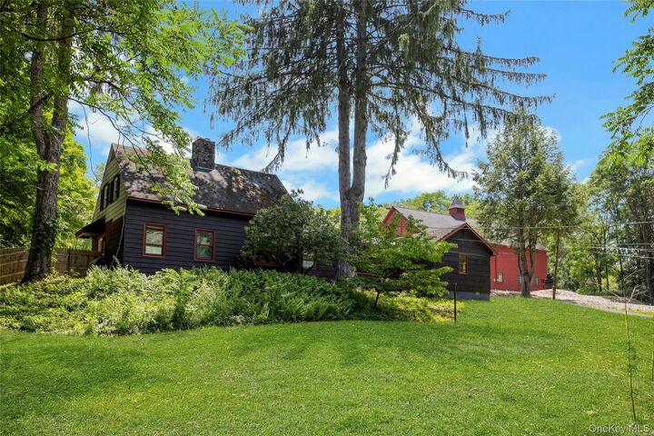 Property Photo:  490 Peekskill Hollow Road  NY 10579 