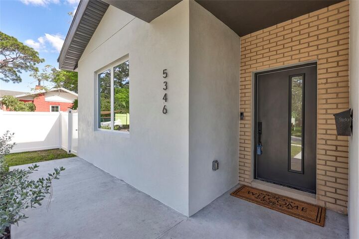 Property Photo: 5346 2nd Avenue S FL 33707