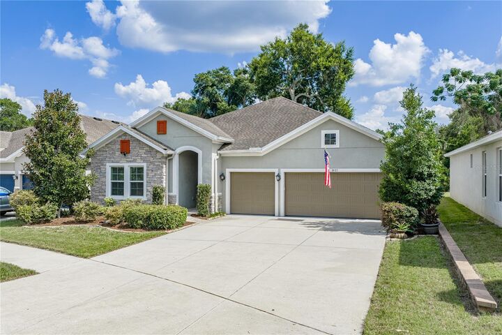 Property Photo:  1017 Tracey Ann Loop  FL 33584 