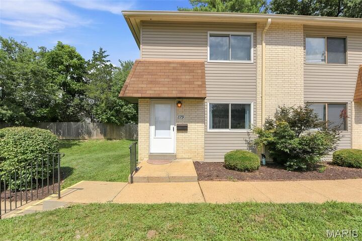 Property Photo: 879 Portsdown Road MO 63011
