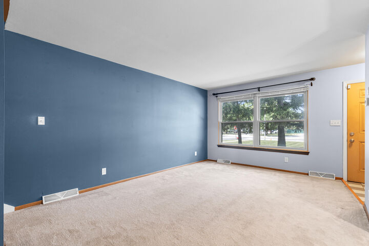 Property Photo: 1924 W Salem St WI 53221