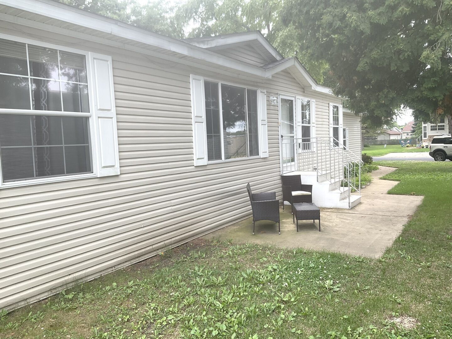 Property Photo: 406 Spruce Drive IL 61008