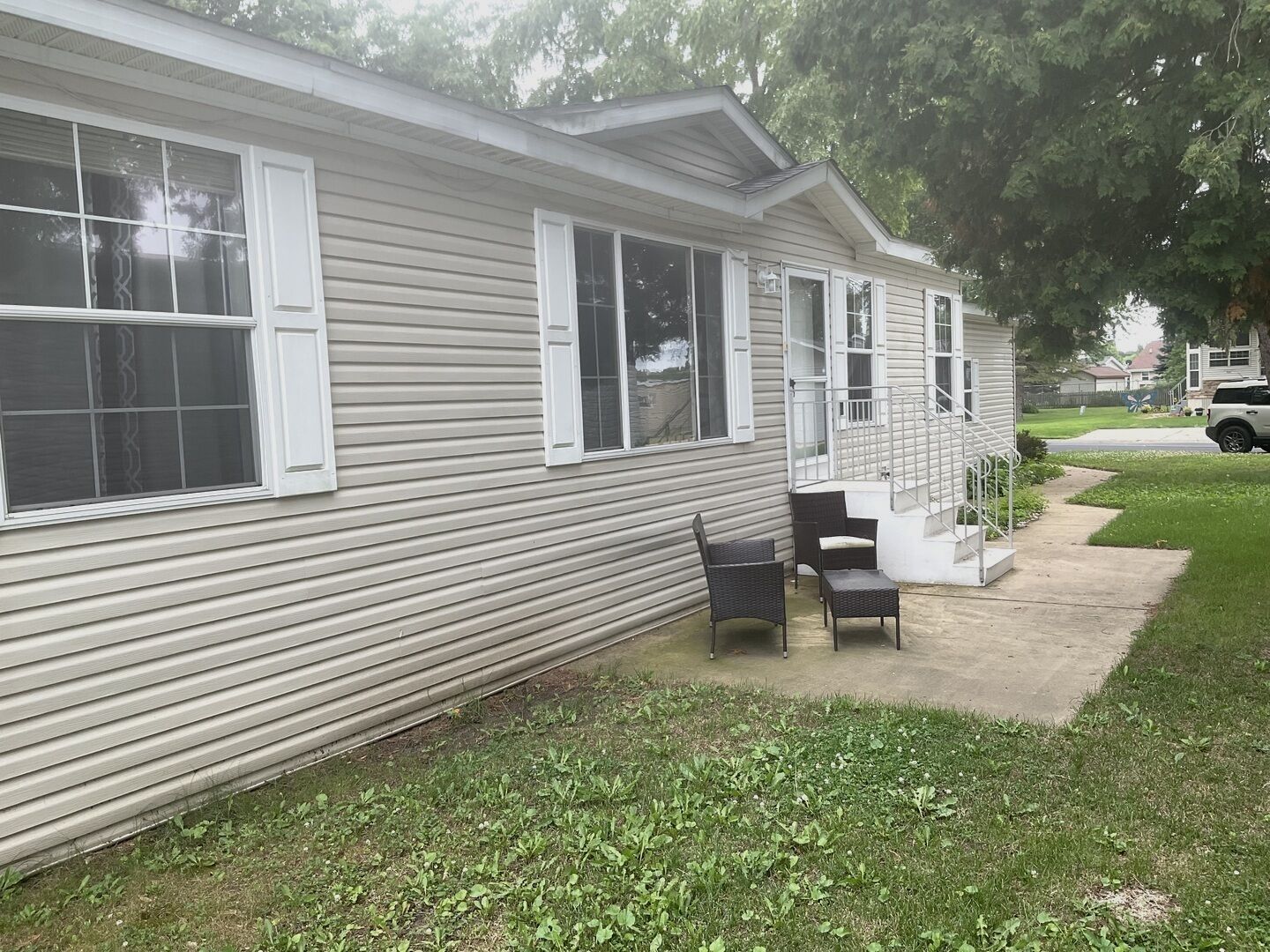 Property Photo:  406 Spruce Drive  IL 61008 