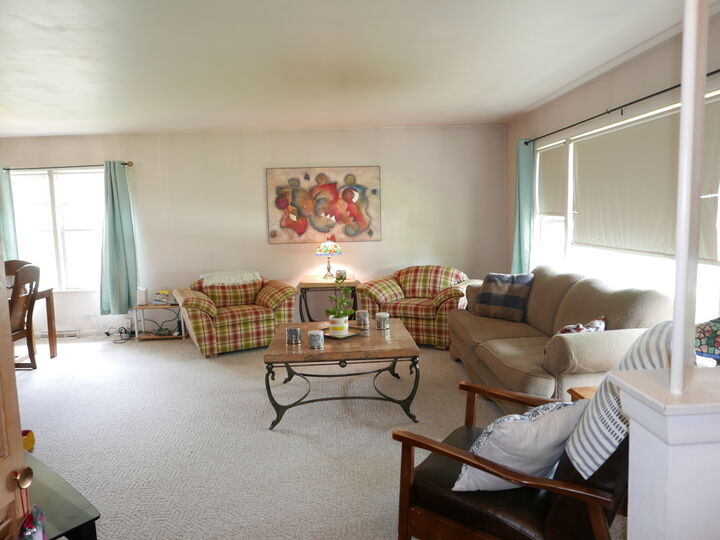 Property Photo:  