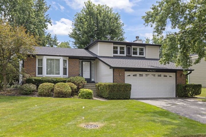 Property Photo:  597 Piccadilly Lane  IL 60440 