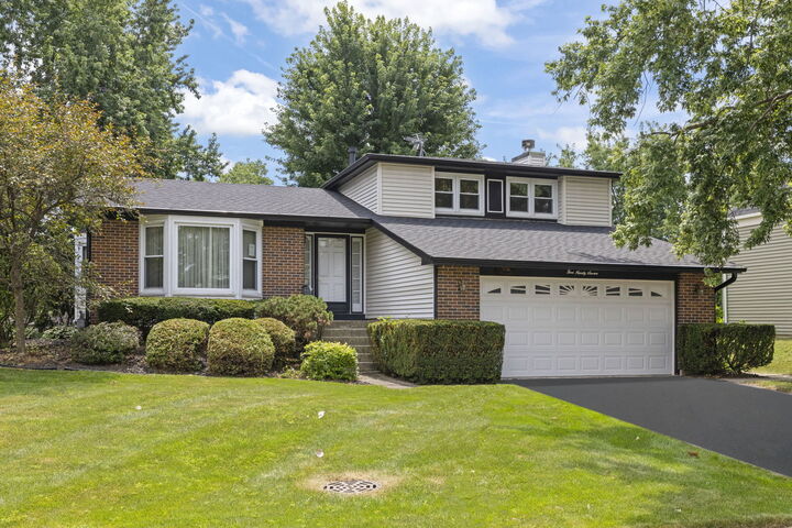 Property Photo:  597 Piccadilly Lane  IL 60440 