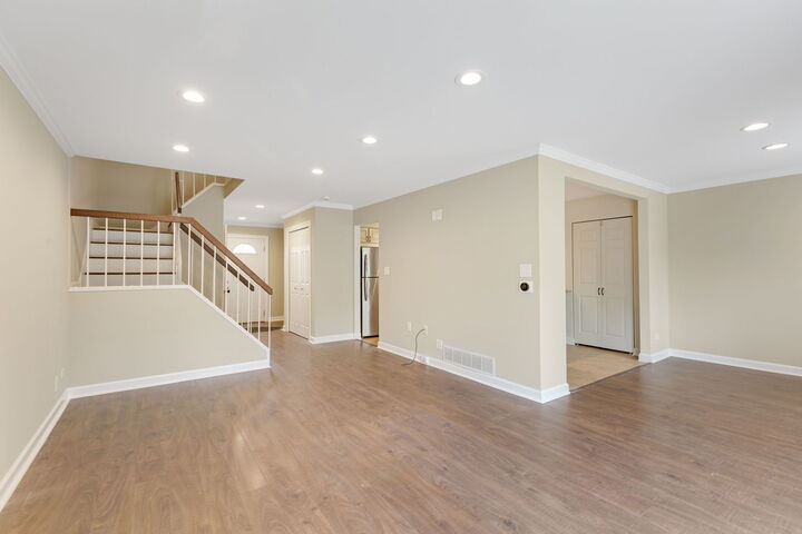 Property Photo: 608 Westwood Court IL 60090