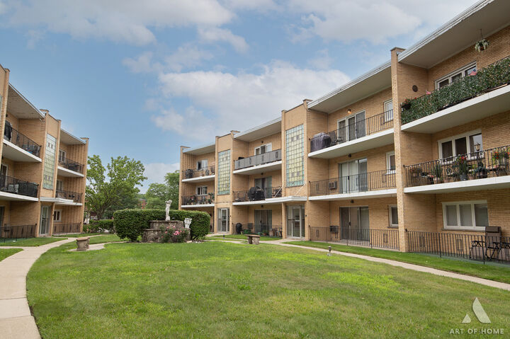 Property Photo: 10316 S Pulaski Road 303 IL 60453