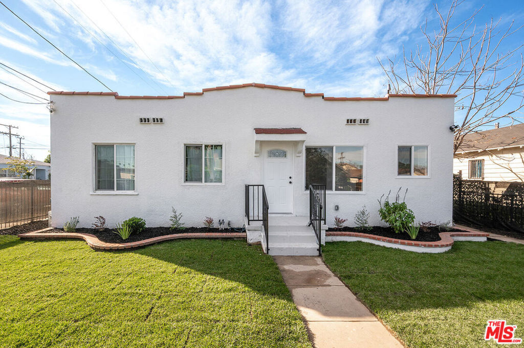 Property Photo:  6419 Bonsallo Avenue  CA 90044 