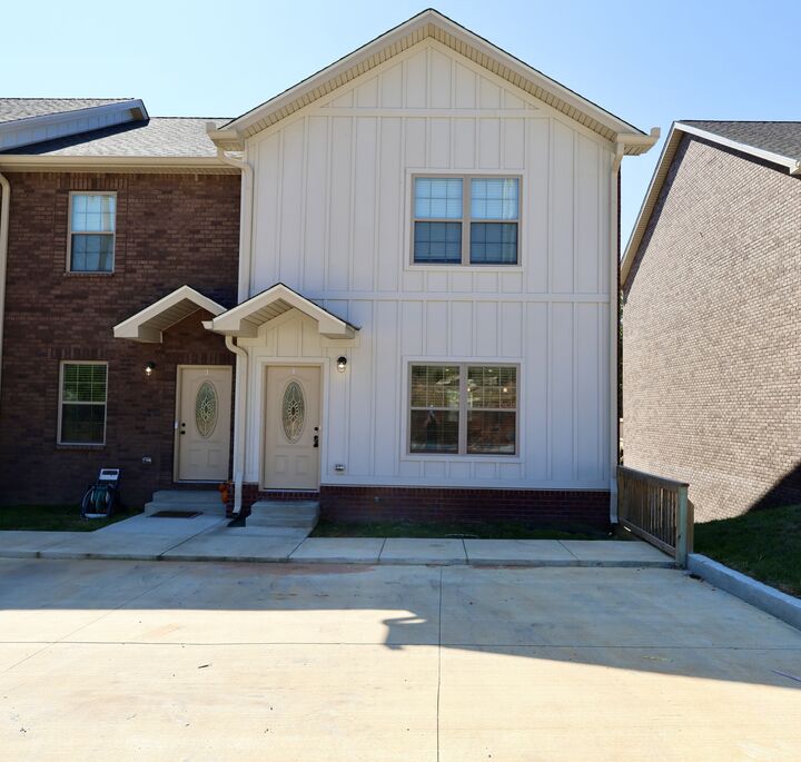 Property Photo:  500 Peachers Mill Rd  TN 37042 