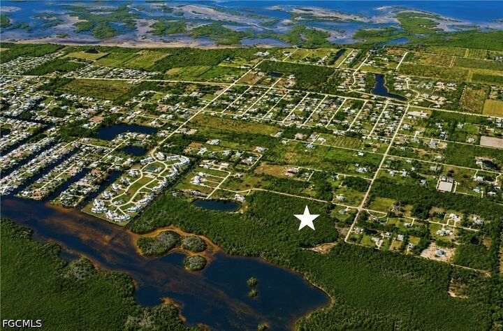 Property Photo:  12370 Sherwood Road  FL 33922 
