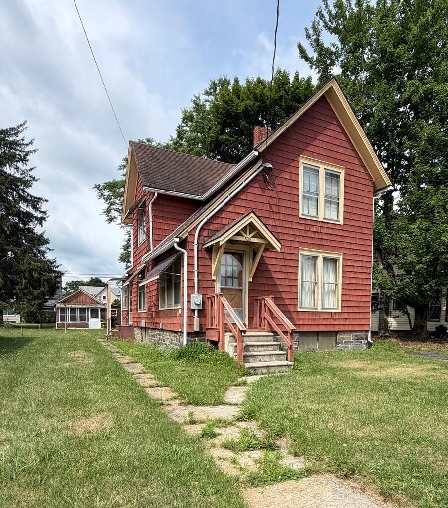 Property Photo: 305 N Lehigh Ave PA 18840