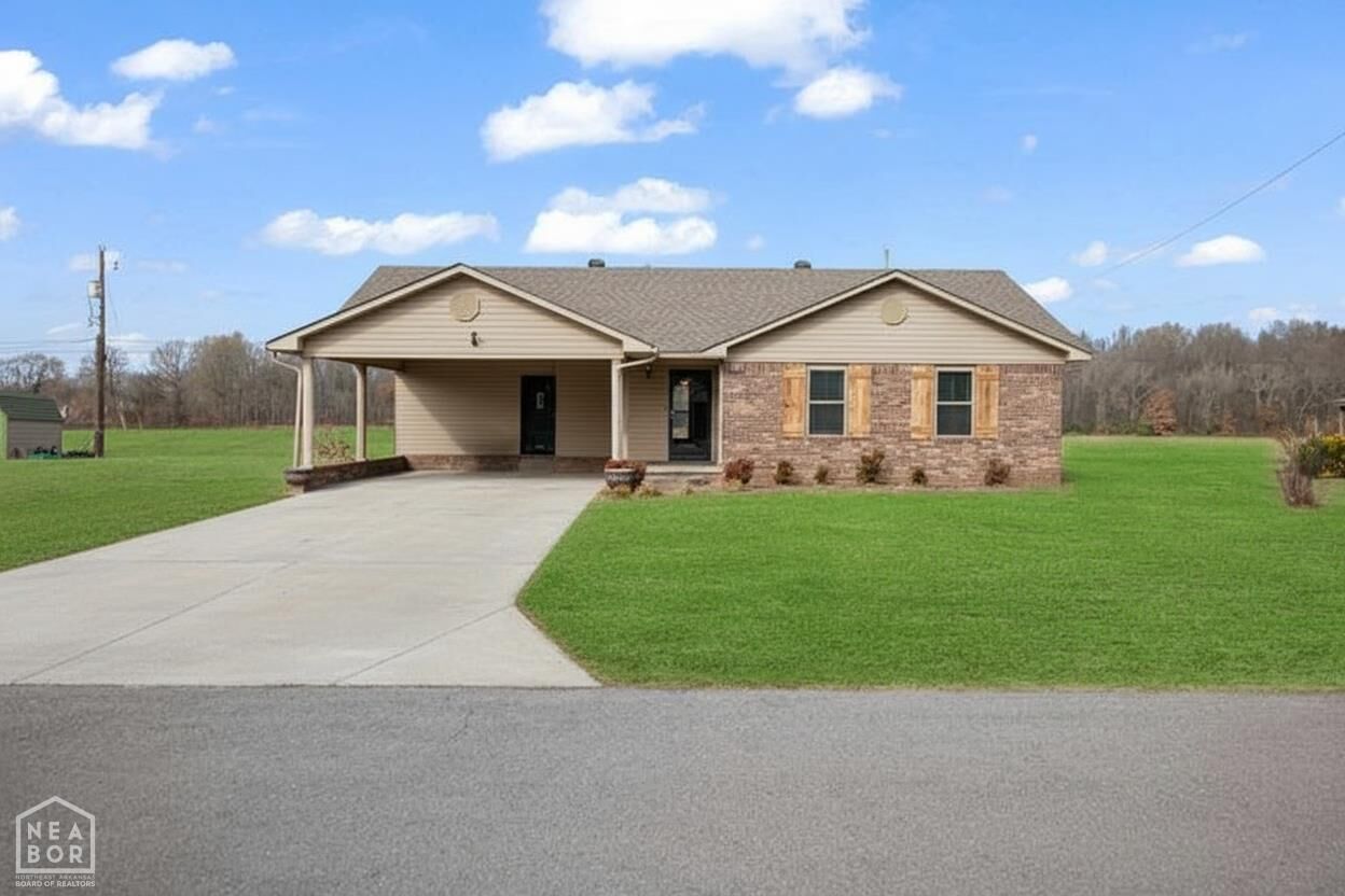 Property Photo: 907 NW 6th Street AR 72476