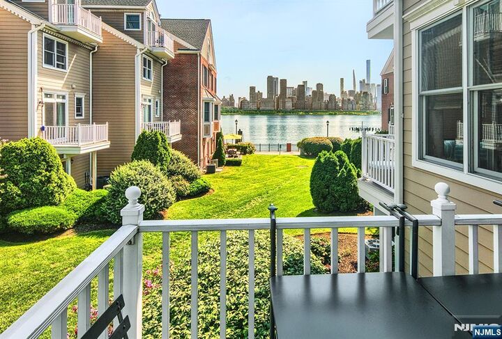 Property Photo:  476 Buffalo Court  NJ 07093 