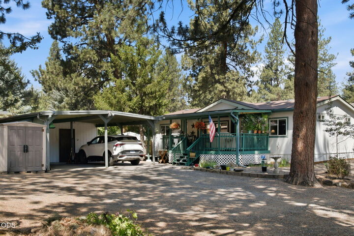 Property Photo:  60975 McMullin Drive  OR 97702 