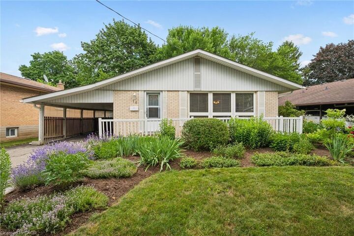 14 Ruskview Road — photo 1