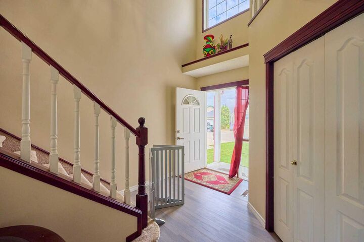 Property Photo:  117 Douglas Ridge Circle SE  AB T2Z 3C2 