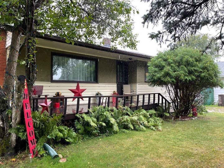Property Photo:  4721 55th Avenue  AB T0G 1E0 