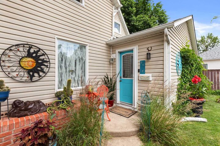 Property Photo:  140 6 Street SE  AB T1A 1G8 