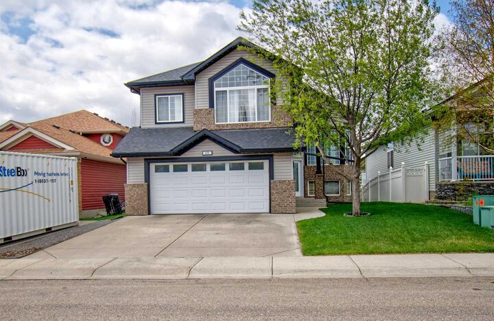 49 Thornfield Close SE — photo 1