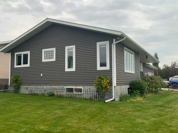 Property Photo: 1513 Westview Drive AB T0M 0K0
