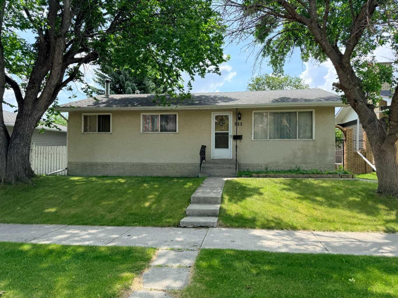 Property Photo: 223 72 Avenue NE AB T2K 0N8