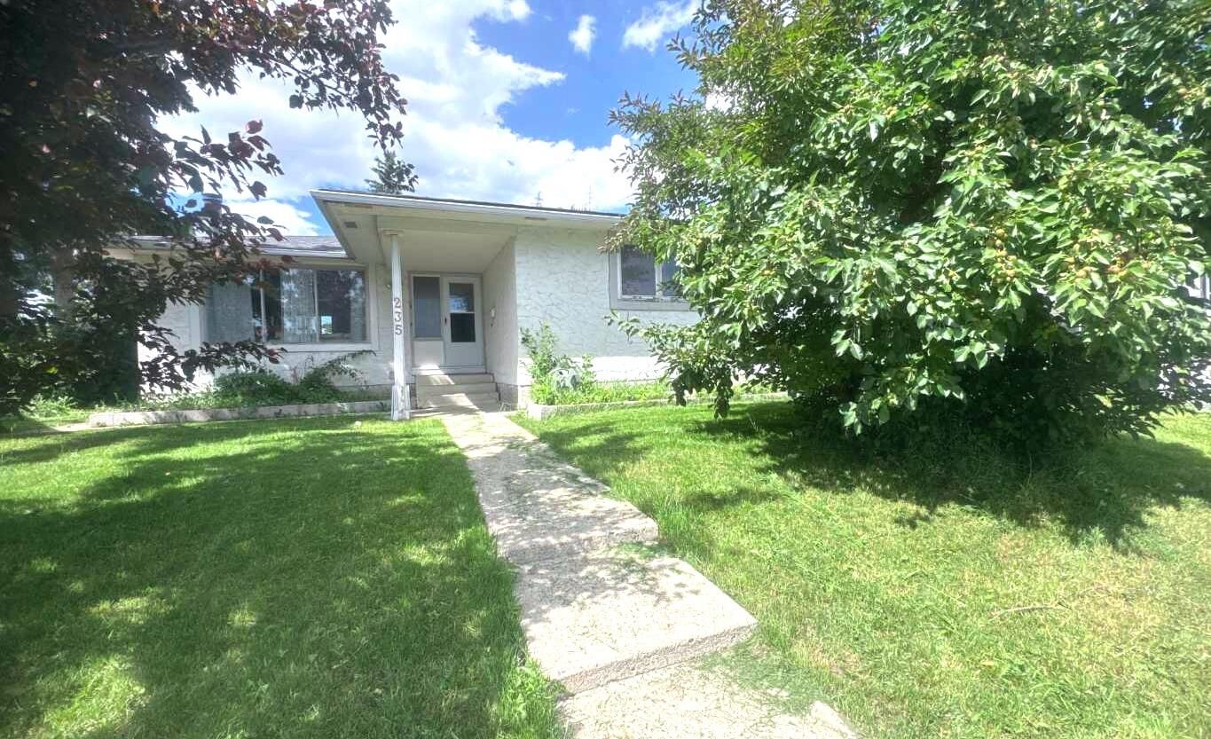 Property Photo: 235 Penbrooke Close SE AB T2A 3N9