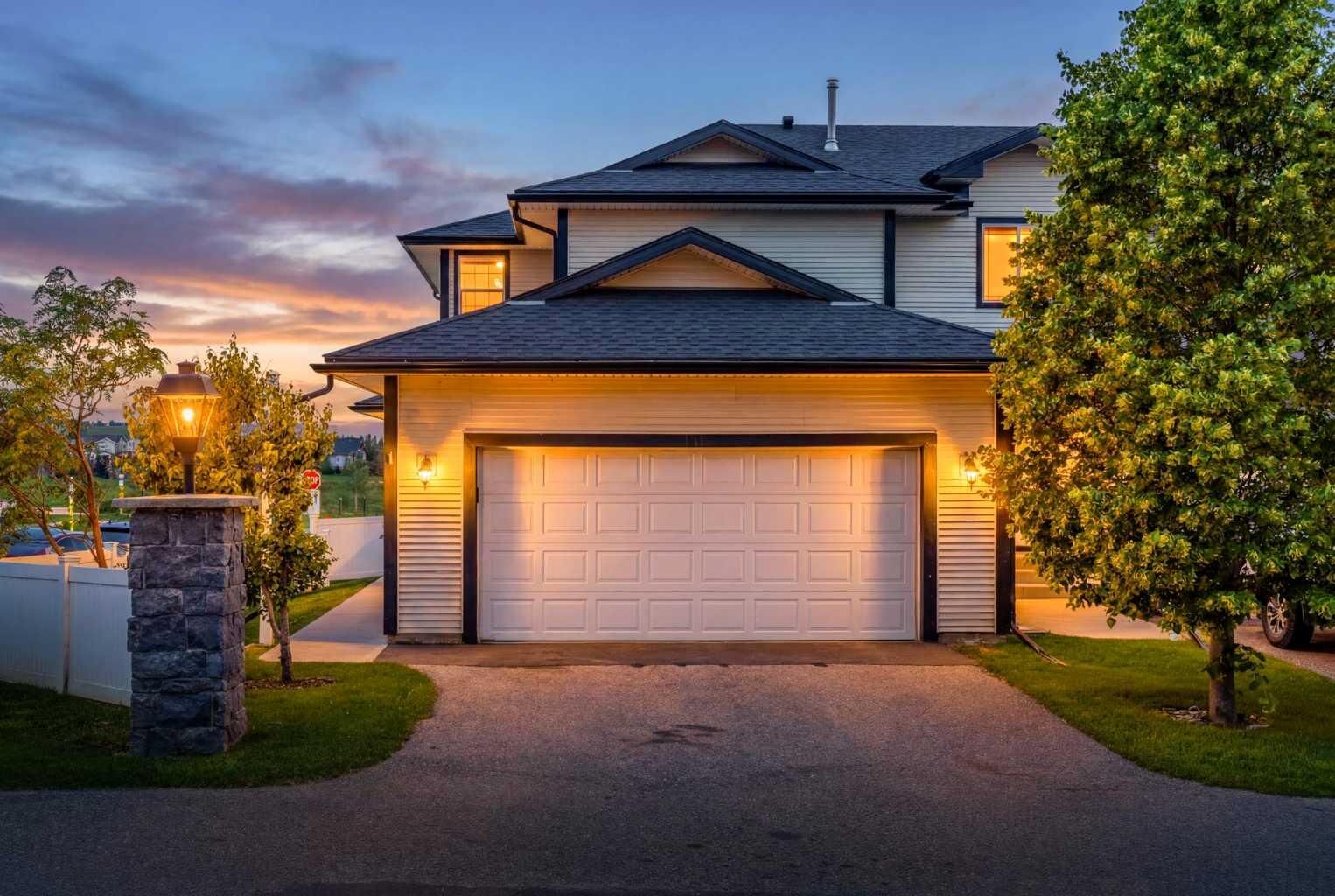 Property Photo: 12 Silver Creek Boulevard NW 1 AB T4B 2R2