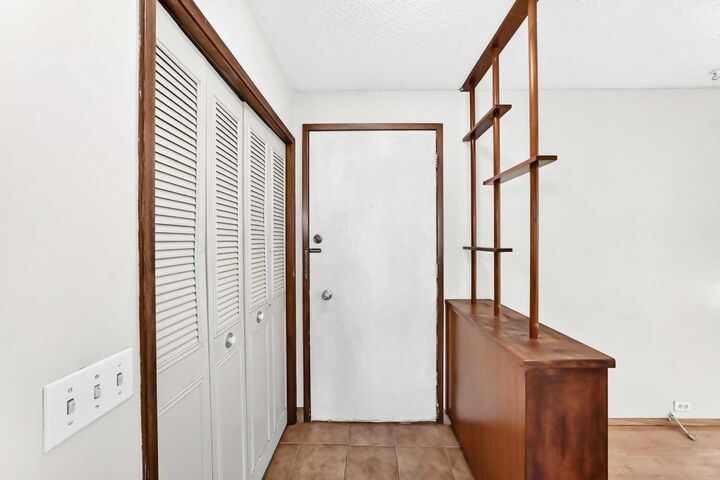 Property Photo:  6839 Huntridge Hill NE  AB T2K 4A1 