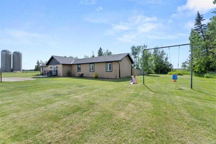 Property Photo: 28537 Township Road 334 AB T4H 4B1