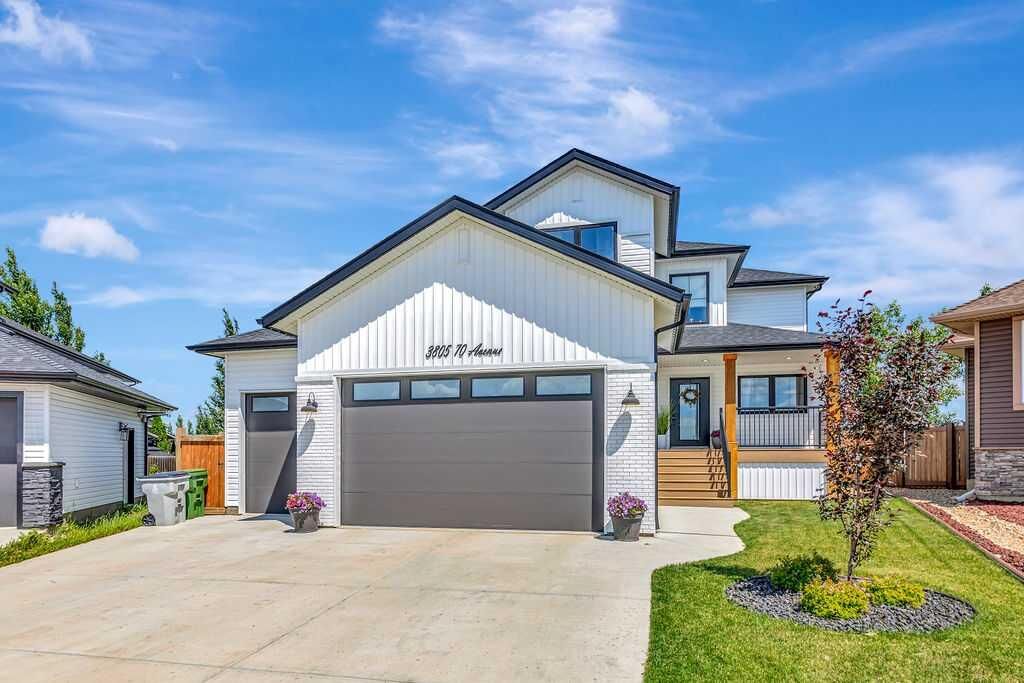 Property Photo: 3805 70 Avenue AB T9V 3T2