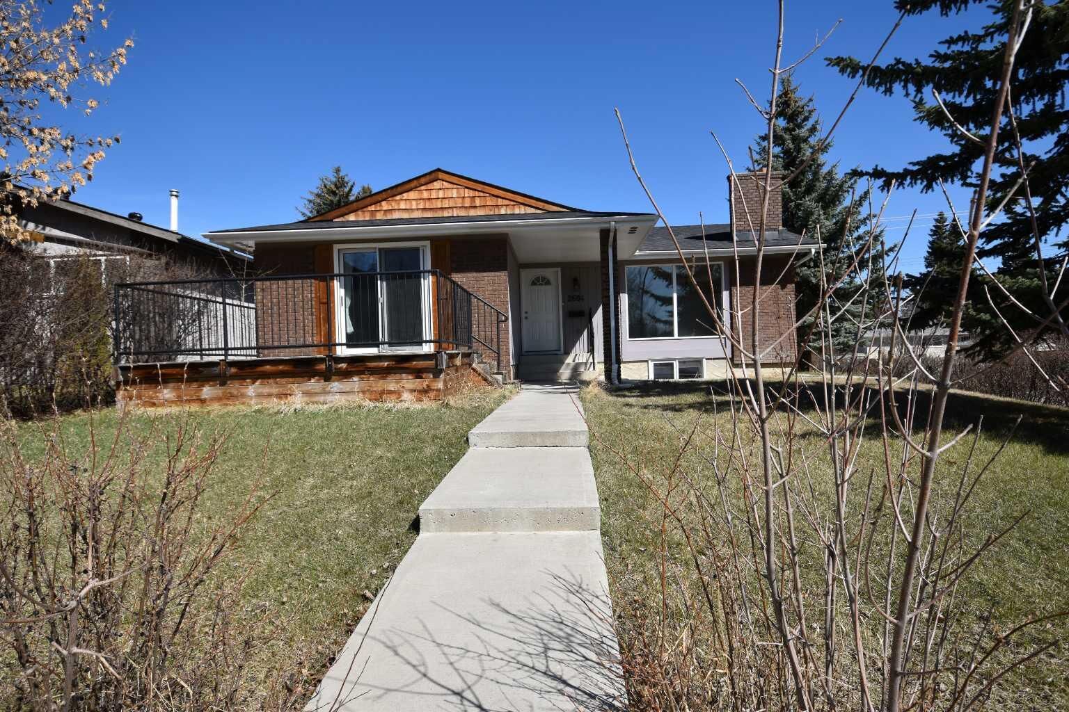 Property Photo:  2604 106 Avenue SW  AB T2W 2J1 