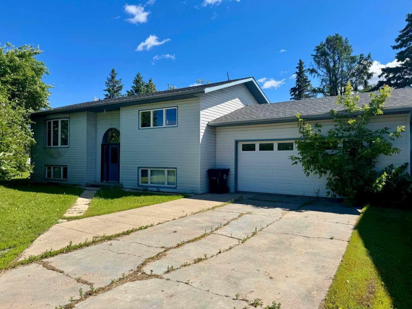 Property Photo: 509 4th Street NE AB T0H 2L0