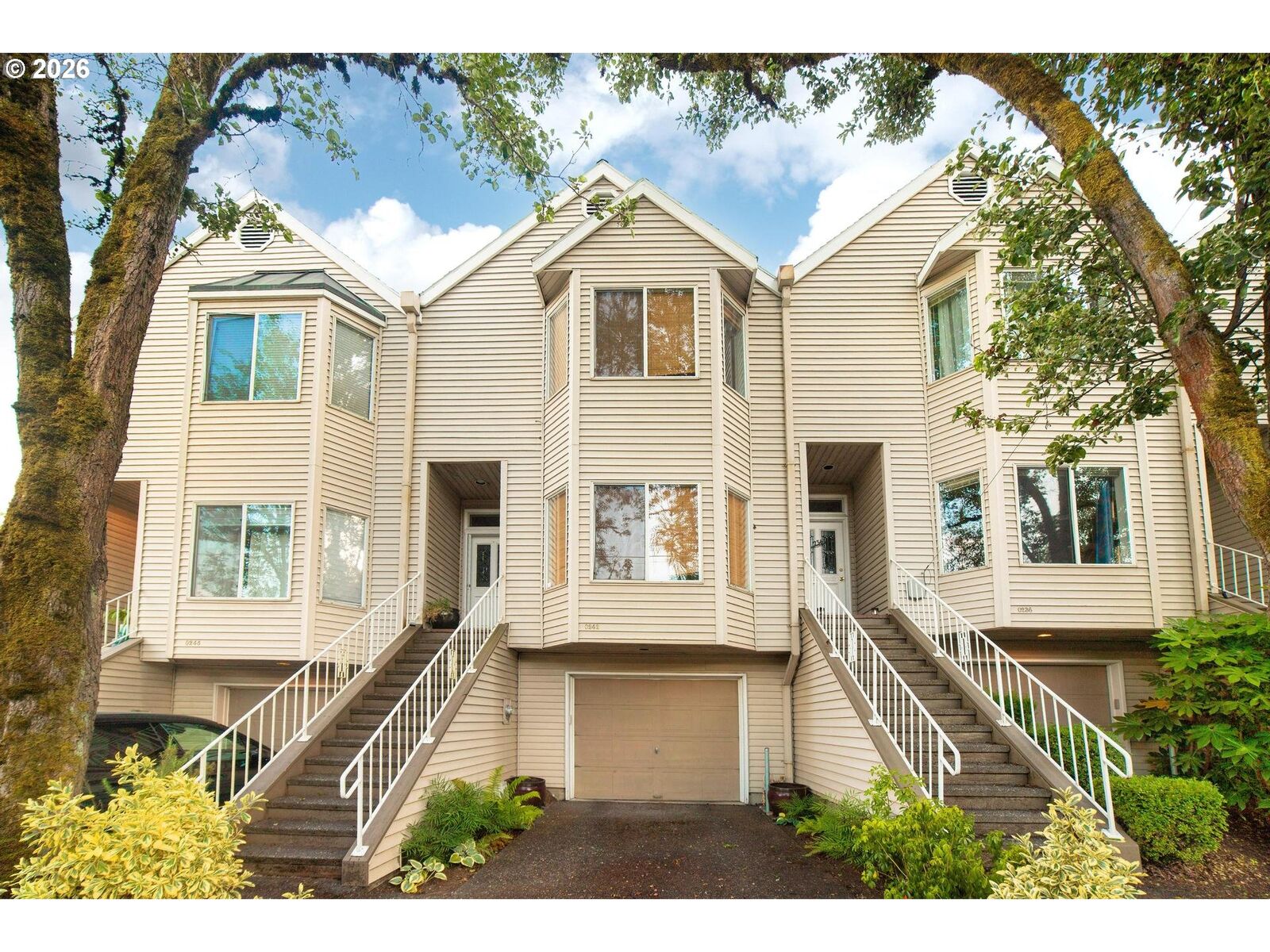 Property Photo: 242 S Sweeney St OR 97239