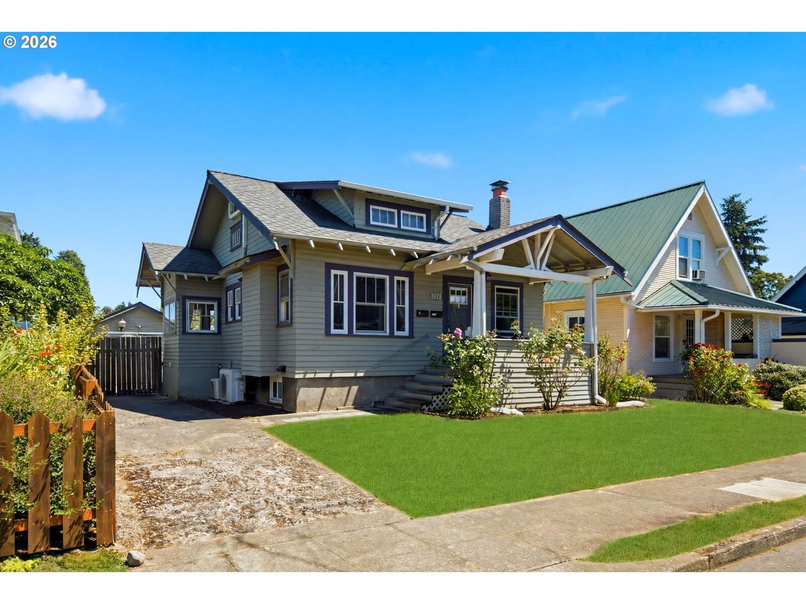 Property Photo:  422 NE 57th Ave  OR 97213 