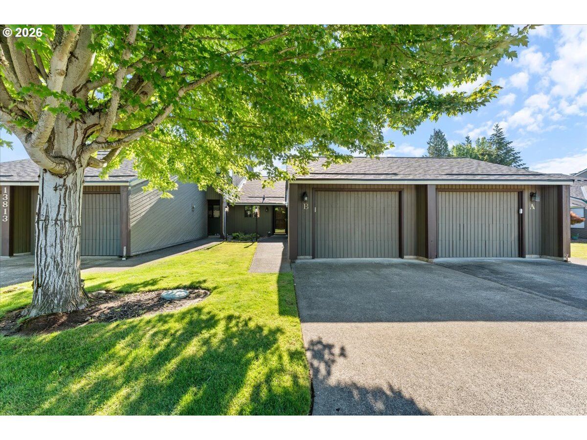 Property Photo: 13813 NW 10th Ct B WA 98685
