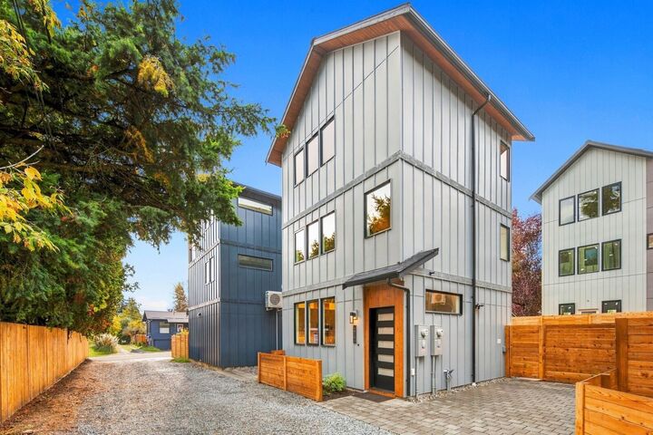 Property Photo: 512 N 92nd Street WA 98103