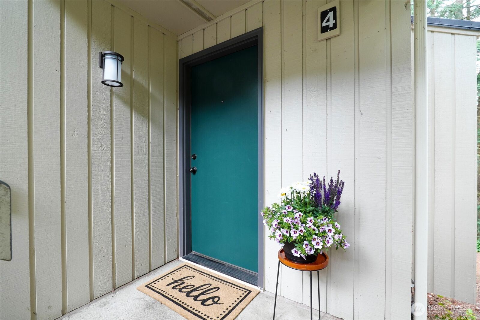 Property Photo:  3517  109th Place NE 4  WA 98004 