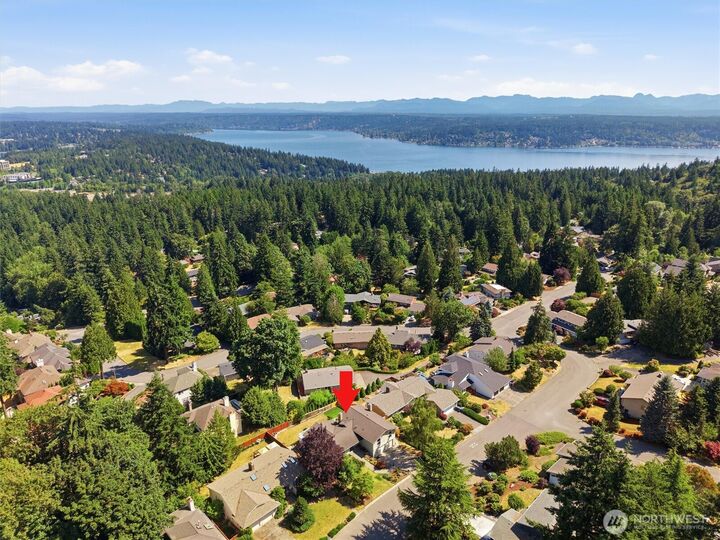 Property Photo:  15522 SE 44th Place  WA 98006 