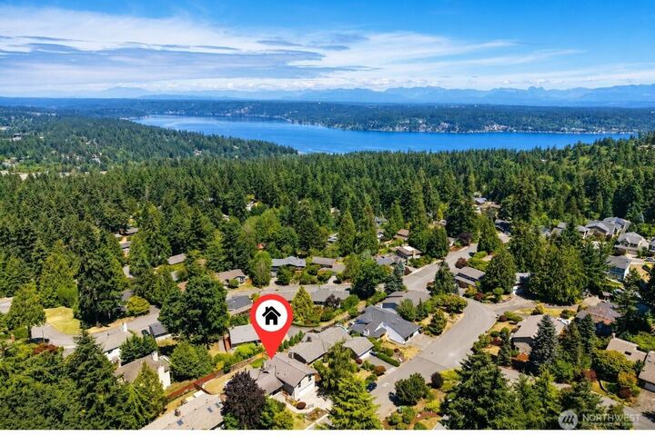 Property Photo: 15522 SE 44th Place WA 98006