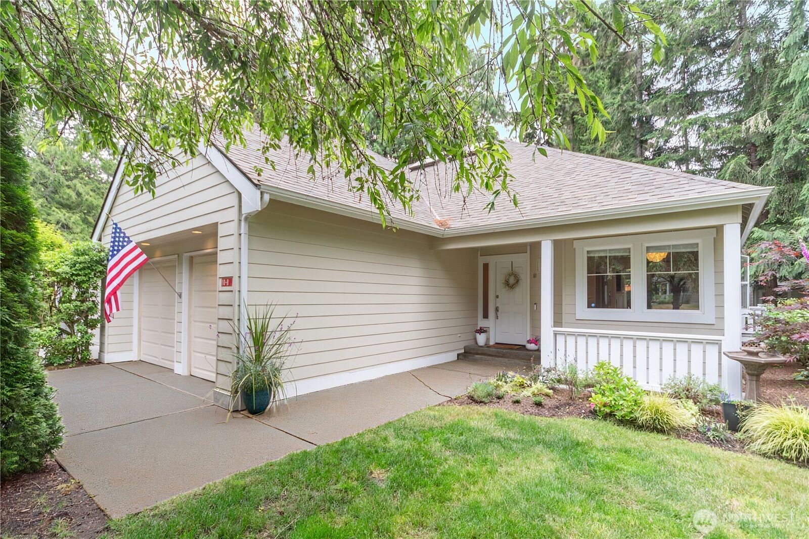 Property Photo: 10 S Chandler Court WA 98365