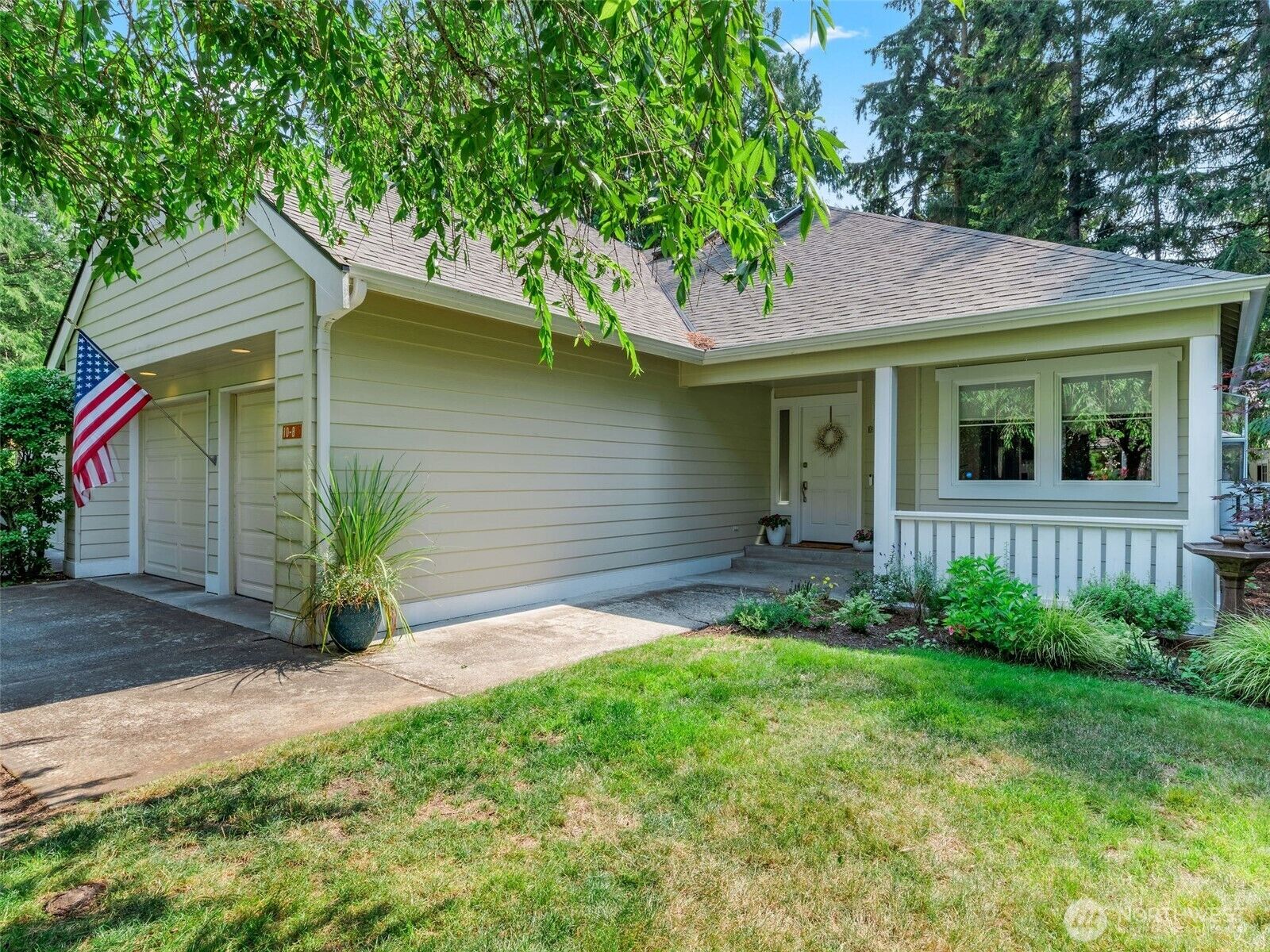 Property Photo:  10 S Chandler Court B  WA 98365 